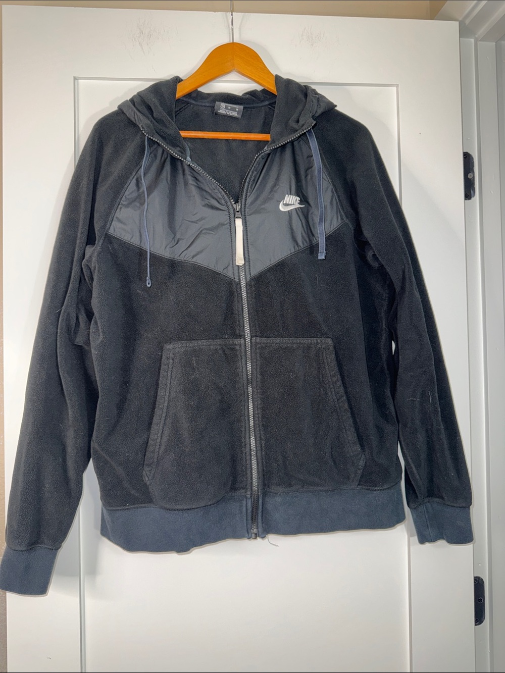 Nike Black Hooded Lightweight Fleece Jacket with Chest Panel Sz Medium Gorpcore
